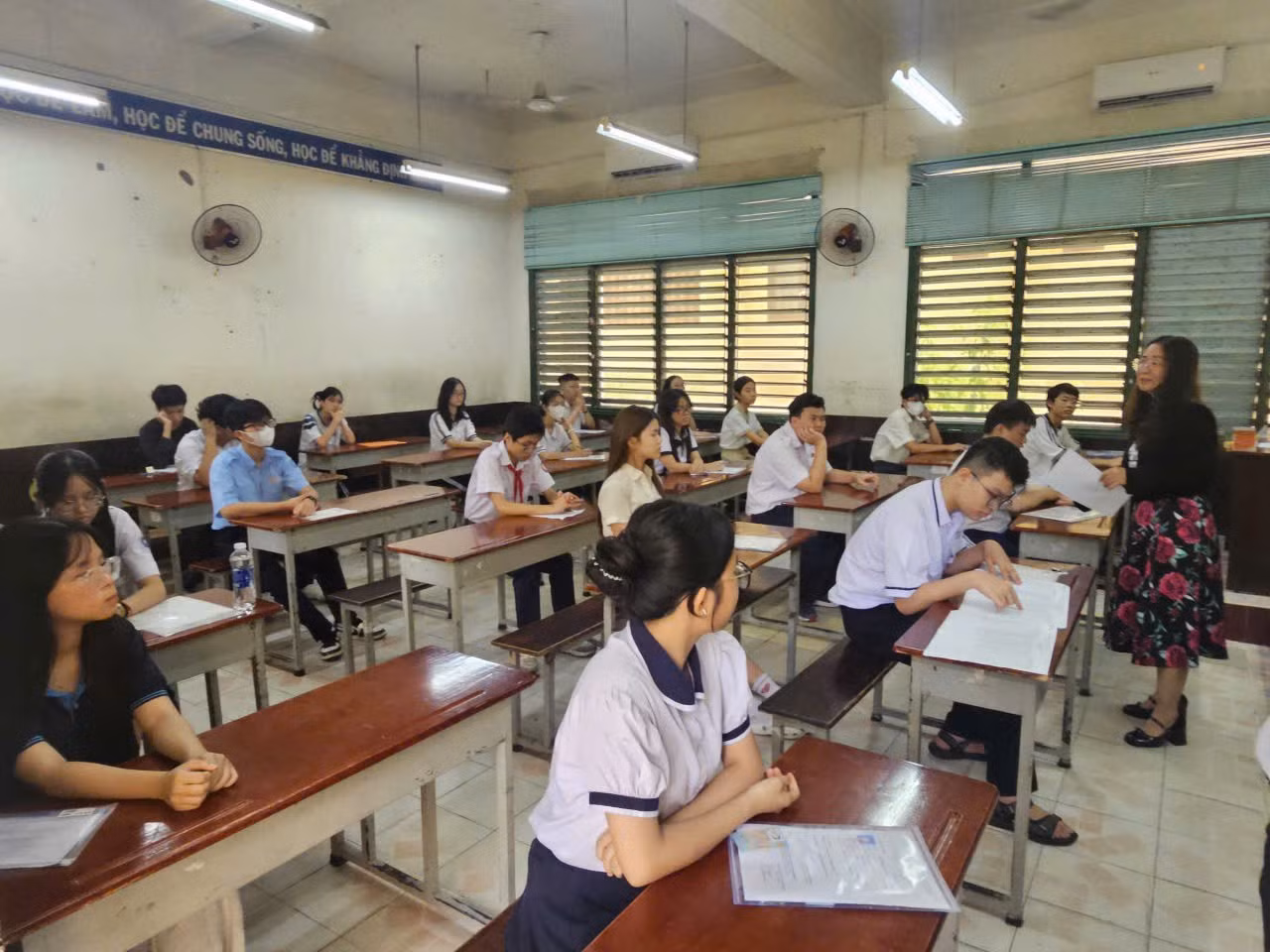 thpt-trung-vuong.jpg