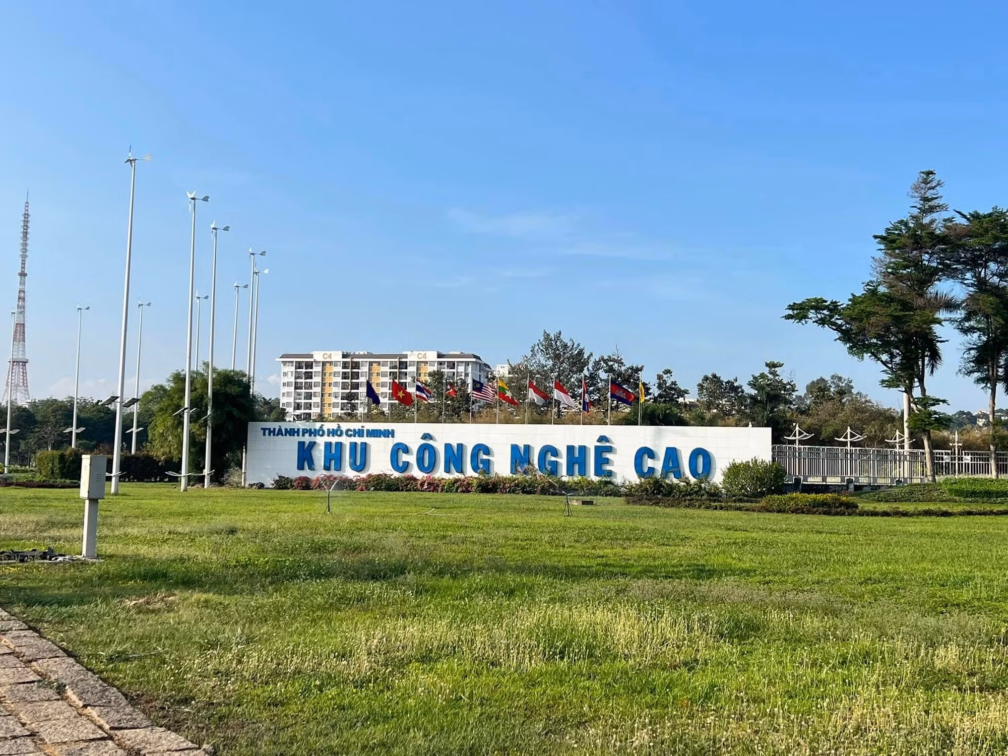 khu-cong-nghe-cao.jpg