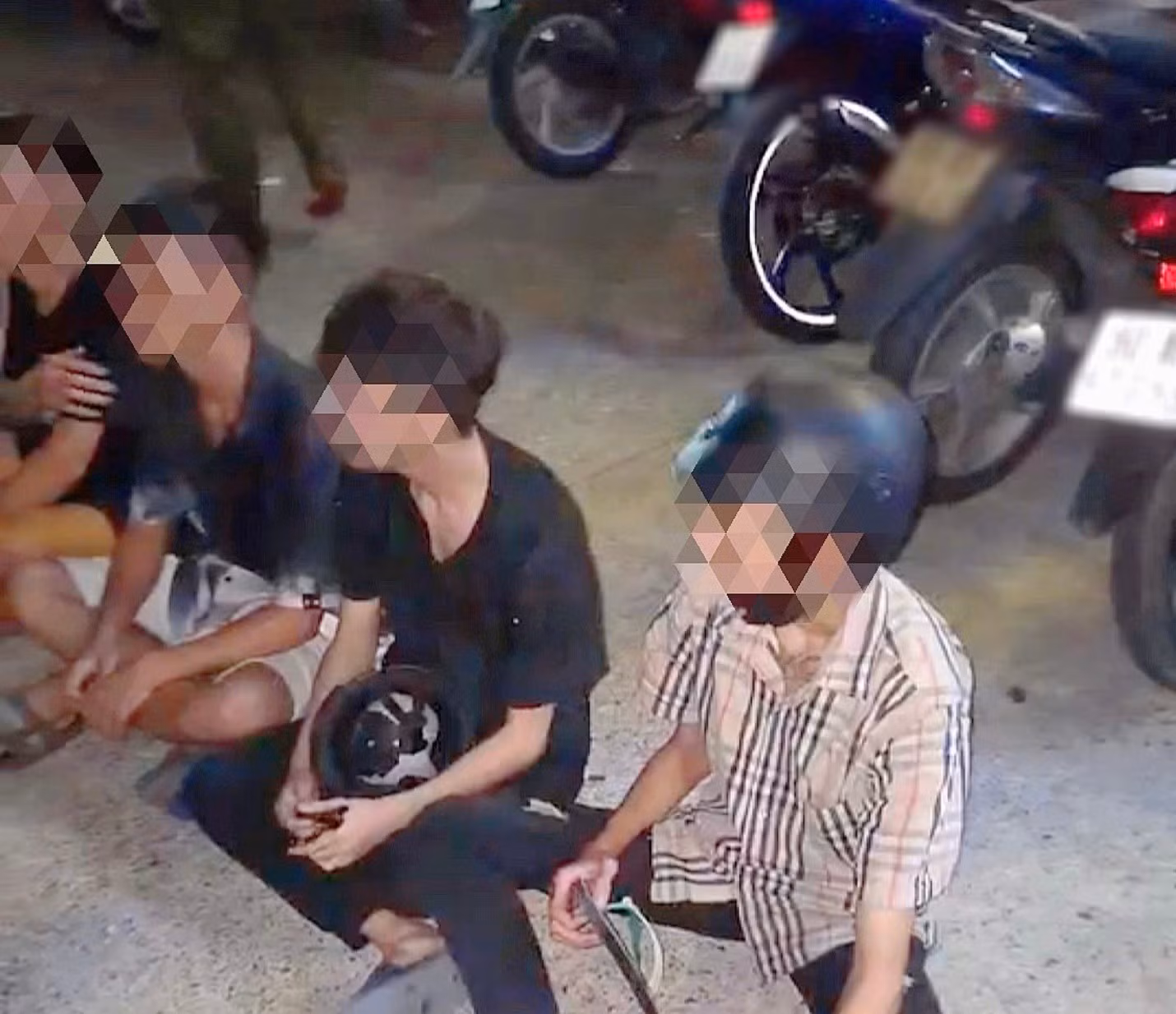 cac-thanh-nien-vi-pham.jpg