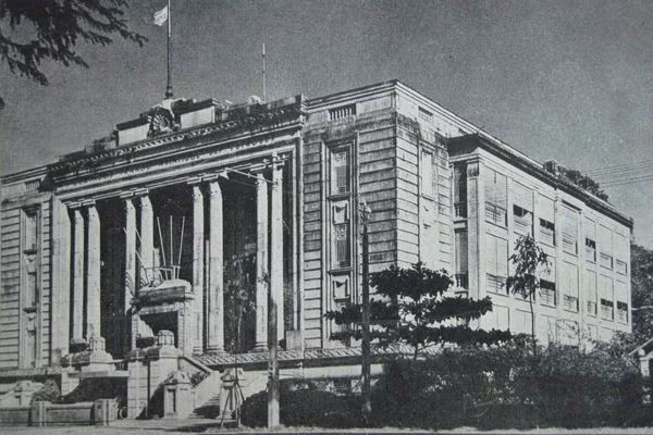 hinh-anh-tru-so-shell-tien-than-cua-toa-nha-tong-cong-ty-xang-dau-viet-nam-nam-1911.jpg