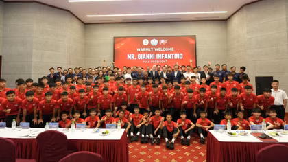 Chủ tịch FIFA Gianni Infantino ấn tượng với Trung tâm PVF