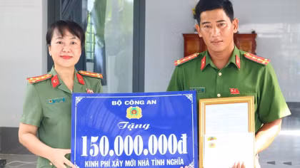 Đồng Tháp trao nhà của Bộ Công an tặng cán bộ, chiến sĩ