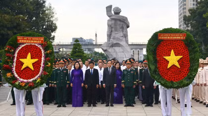 Lãnh đạo TP Hồ Chí Minh dâng hương tưởng niệm các Anh hùng liệt sĩ