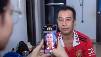 Gõ cửa từng nhà hỗ trợ người dân vùng cao chuẩn hóa thông tin thuê bao