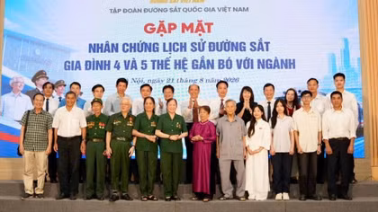 Xúc động cuộc gặp mặt các nhân chứng lịch sử ngành Đường sắt