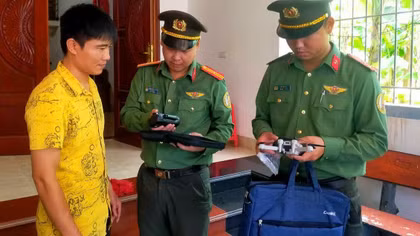 Người dân gần Cảng hàng không Thọ Xuân tự giác giao nộp flycam 