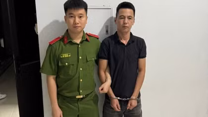 Khởi tố phụ xe khách đánh người gãy tay
