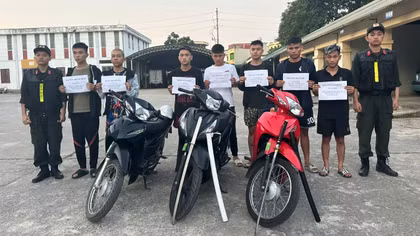 Cảnh sát cơ động liên tục ngăn chặn các nhóm thanh, thiếu niên gây rối