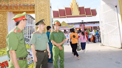 Bảo đảm an ninh trật tự, giúp người dân vui Lễ Sene Dolta yên lành