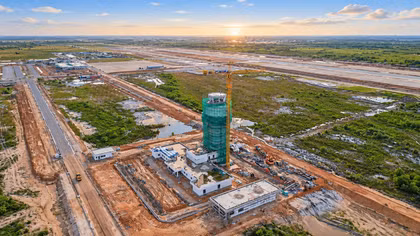 Nhà sáng lập, Chủ tịch Điều hành T&T Group Đỗ Quang Hiển phát biểu tại buổi làm việc với UBND tỉnh Quảng Trị ngày 19/10. Ảnh: Anh Chiến