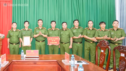 Băng rừng vượt núi bắt kẻ giết người, cướp tài sản tại Campuchia