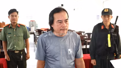Bắt đối tượng lợi dụng quyền tự do dân chủ xâm phạm lợi ích của Nhà nước
