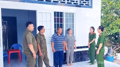 Niềm vui của những người trong ngôi nhà mới vẹn nghĩa đồng bào