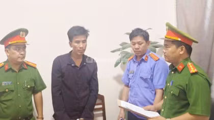 "Trường ca sĩ" bị bắt do tổ chức sử dụng ma túy