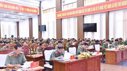 Các đại biểu tham dự hội nghị. 
