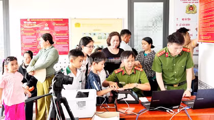 Công an Cà Mau thúc đẩy xây dựng công dân số, xã hội số