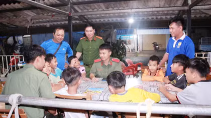 Dấu chân tình nguyện nơi địa đầu cực Nam Tổ quốc
