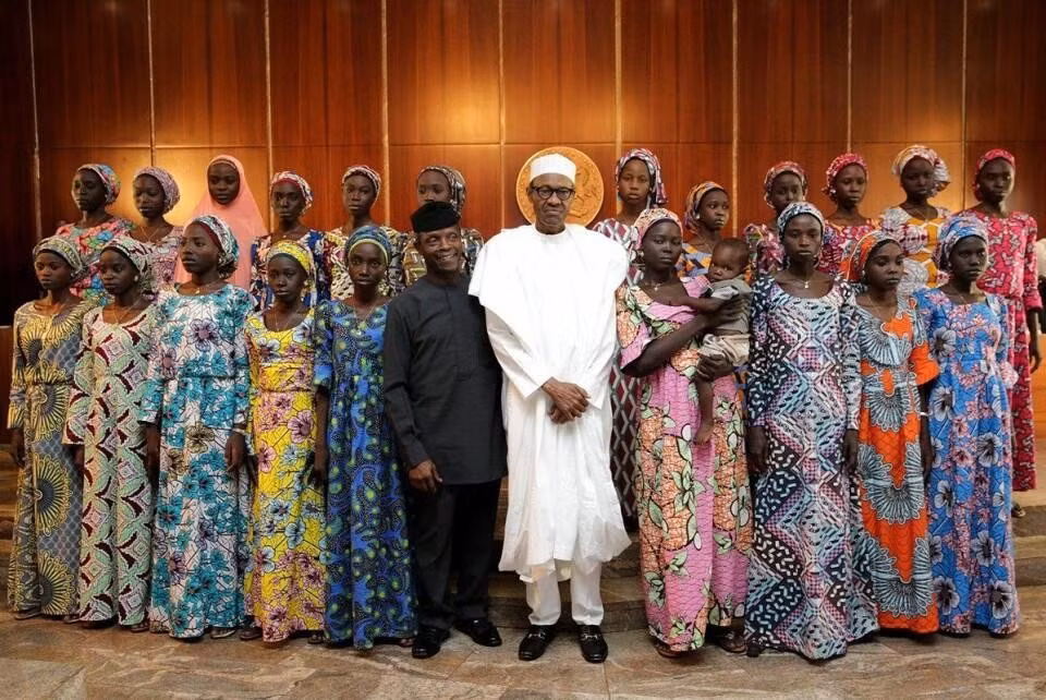 mot-so-nu-sinh-chibok-sau-khi-duoc-giai-cuu-khoi-boko-haram-jpeg-nguon-getty-images-essence.jpg