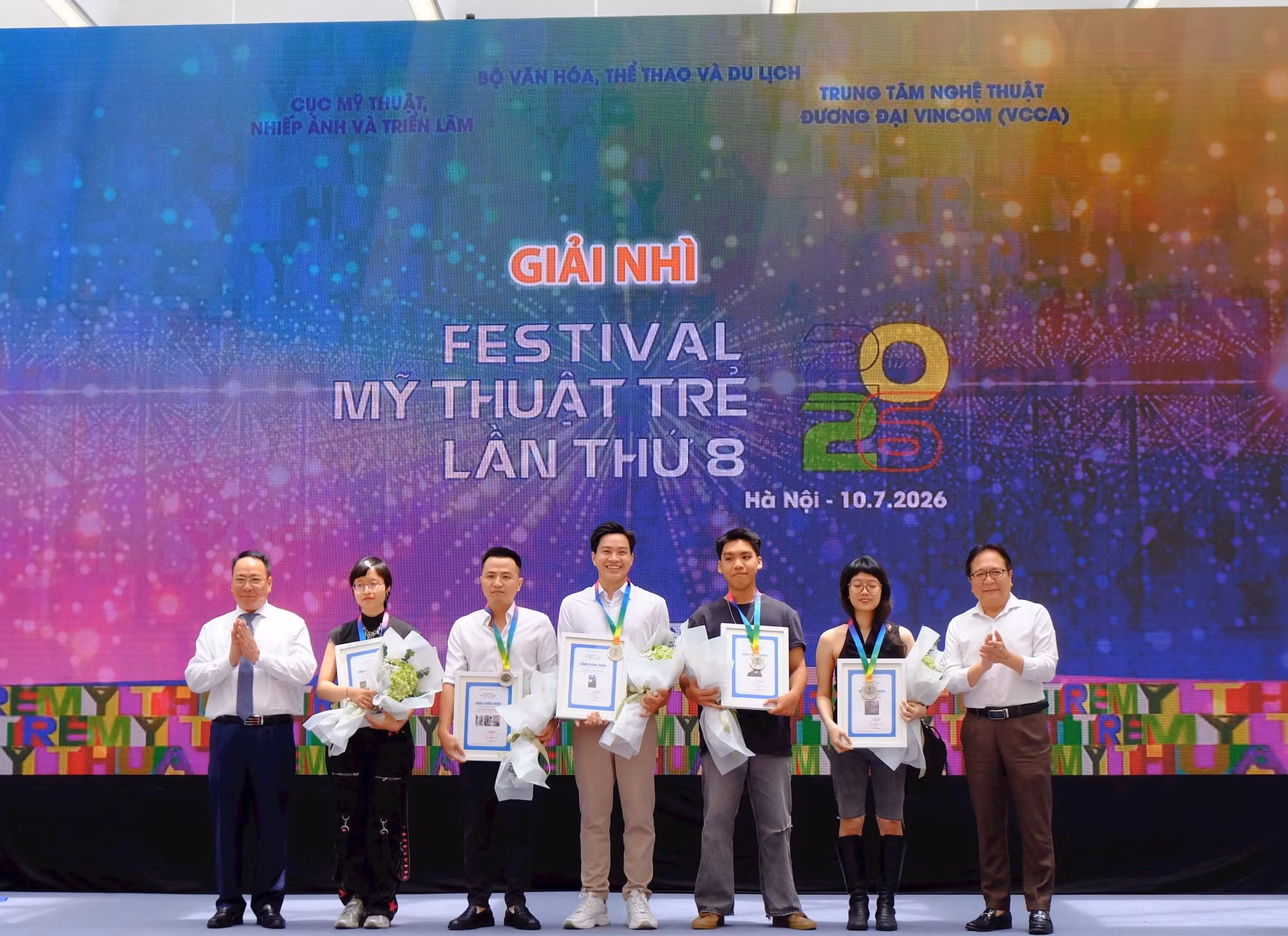 cac-tac-gia-giai-nhi.jpg