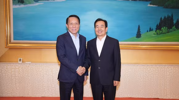 Bí thư Khu tự trị Tân Cương tiếp Bộ trưởng Lương Tam Quang