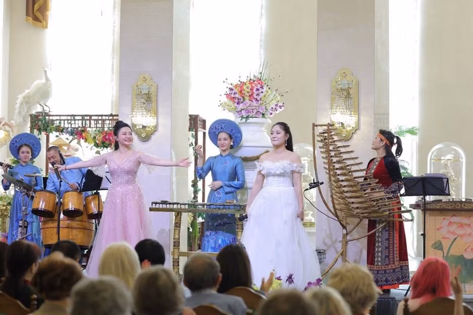 Nghệ sĩ biểu diễn trong chương trình “Vietnamese Soul”,