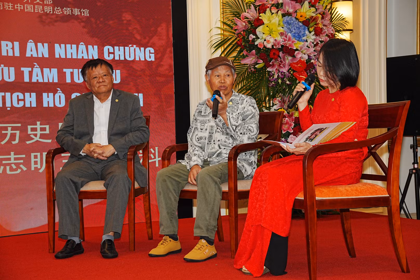 992026-ong-tran-duc-tin-dang-ke-lai-uc-thieng-lieng-khi-la-nguoi-vinh-du-2-lan-duoc-gap-bac-ho-tai-con-minh-nam-1958-va-nam-1964.png