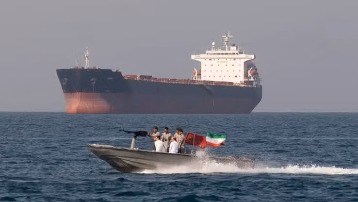 viec-iran-phong-toa-ro-hormuz-lam-anh-huong-toi-hoat-dong-kinh-te-cua-chinh-pakistan.jpg