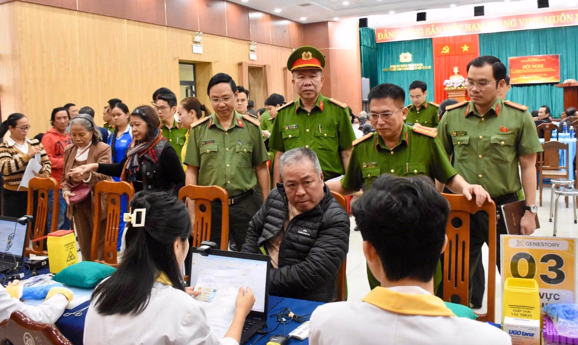 liet-si-c-ngoc-thi.jpg