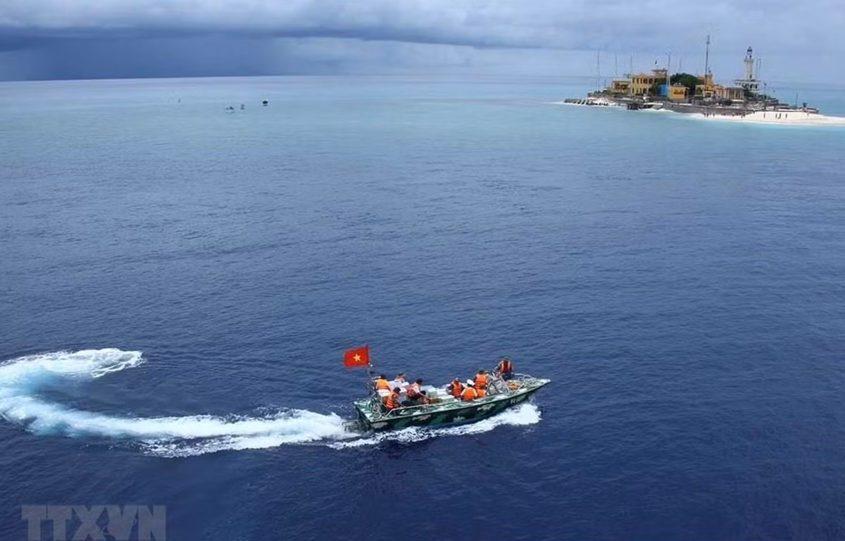 images2259342-bien-dong.jpg
