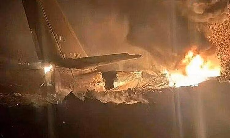 Hiện trường vụ rơi oanh tạc cơ Tu-95 rơi tại tỉnh Amur hôm 29/9. Ảnh: X/Clash Report