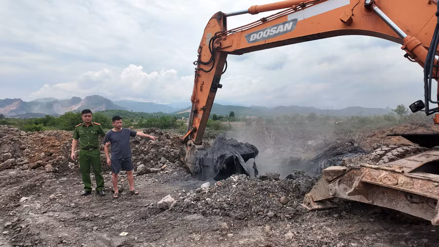 Truy quét những “bãi chôn” chất thải công nghiệp