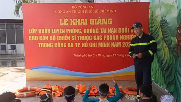 Kỹ năng chống đuối nước trong mùa hè