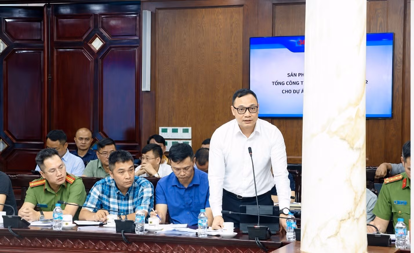 Đại diện GTEL phát biểu, giới thiệu hệ thống Camera AI giao thông tại hội nghị.
