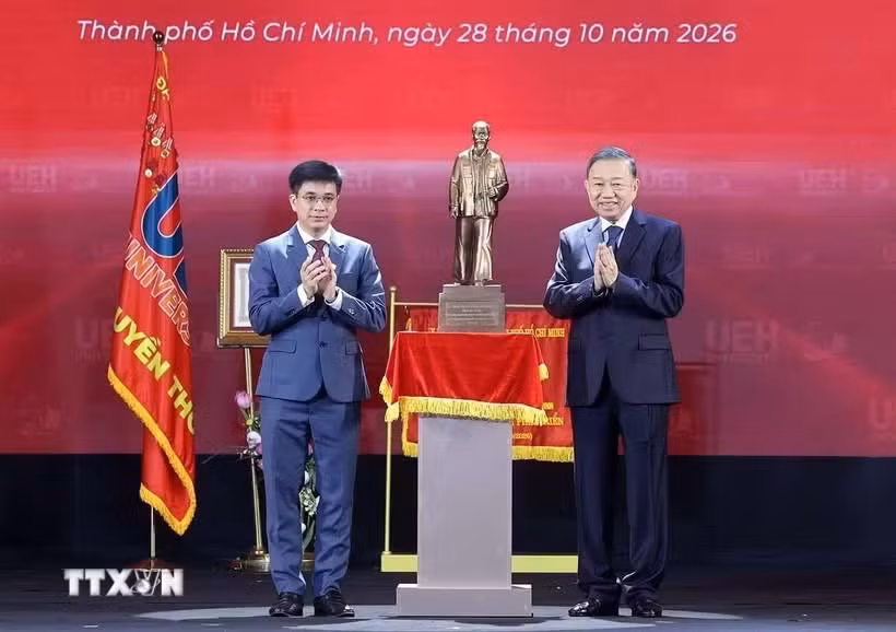 tong-bi-thu-chu-tich-nuoc-du-le-ky-niem-50-nam-thanh-lap-dai-hoc-kinh-te-thanh-pho-ho-chi-minh.jpg