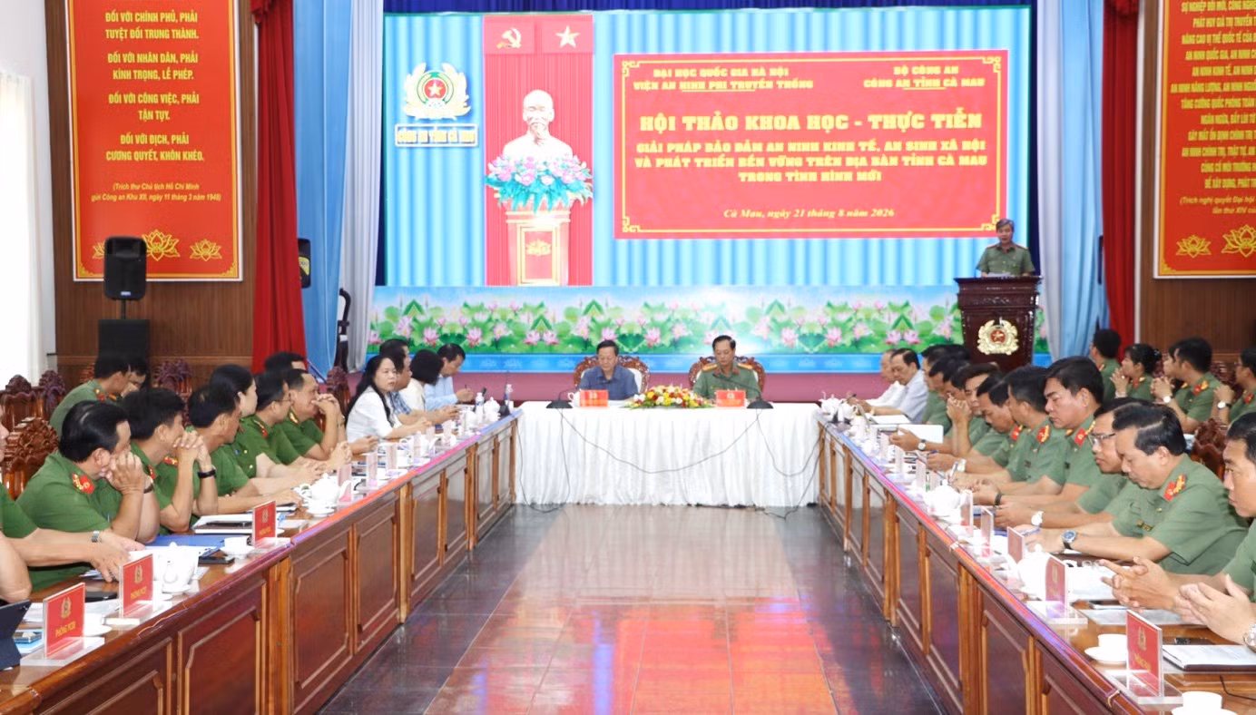 Các đại biểu tham dự Hội thảo.