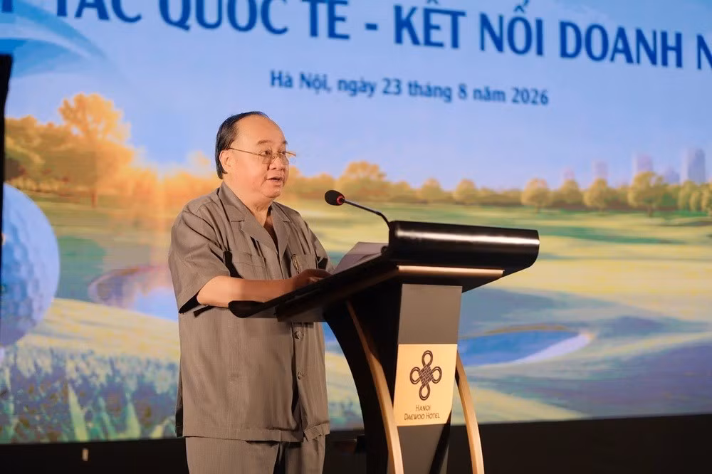 Chủ tịch HBA-VACOD TS Nguyễn Hồng Sơn, Trưởng ban Tổ chức Giải Golf Doanh nhân Quốc tế HBA - VACOD 2026 phát biểu khai mạc.