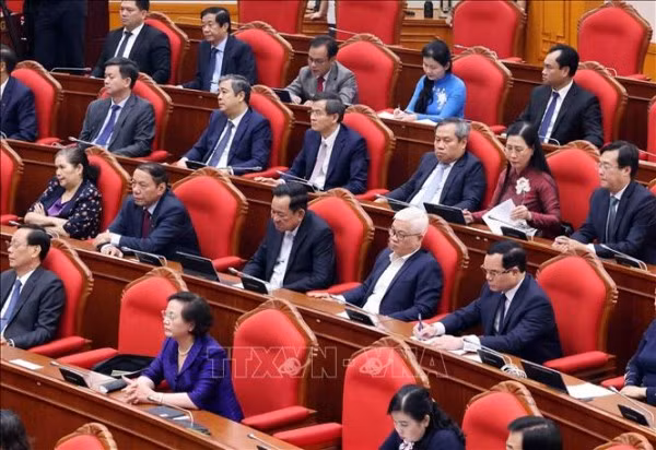Các đại biểu tham dự bế mạc Hội nghị lần thứ 12 Ban Chấp hành Trung ương Đảng khóa XIII.