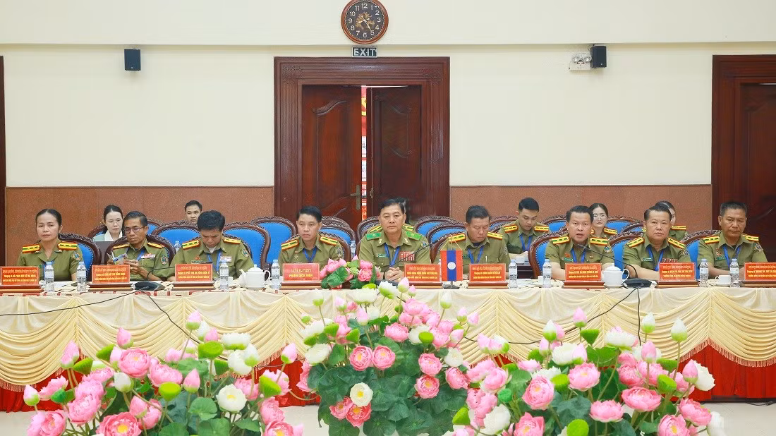 db-lao.jpg