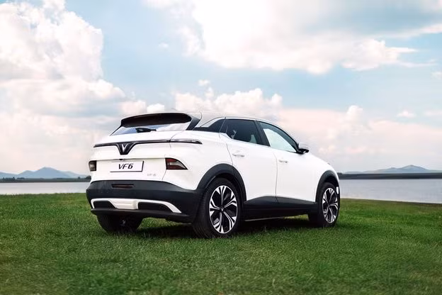 Với chương trình “Vì tương lai xanh” lần 2, mức giá sau hỗ trợ của VF 6 lần lượt còn 587,86 triệu đồng với bản Eco và 636,09 triệu đồng với bản Plus.