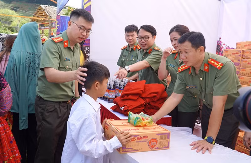 binh-yen-ban-lang-6.jpg