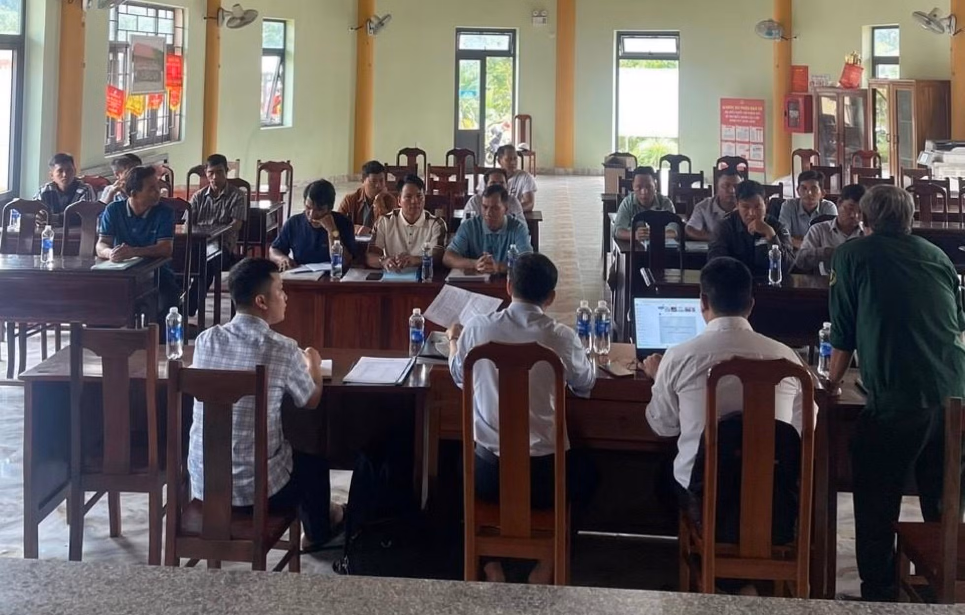 Đoàn kiểm tra, giám sát làm việc tại Cộng động dân cư nhận khoán.
