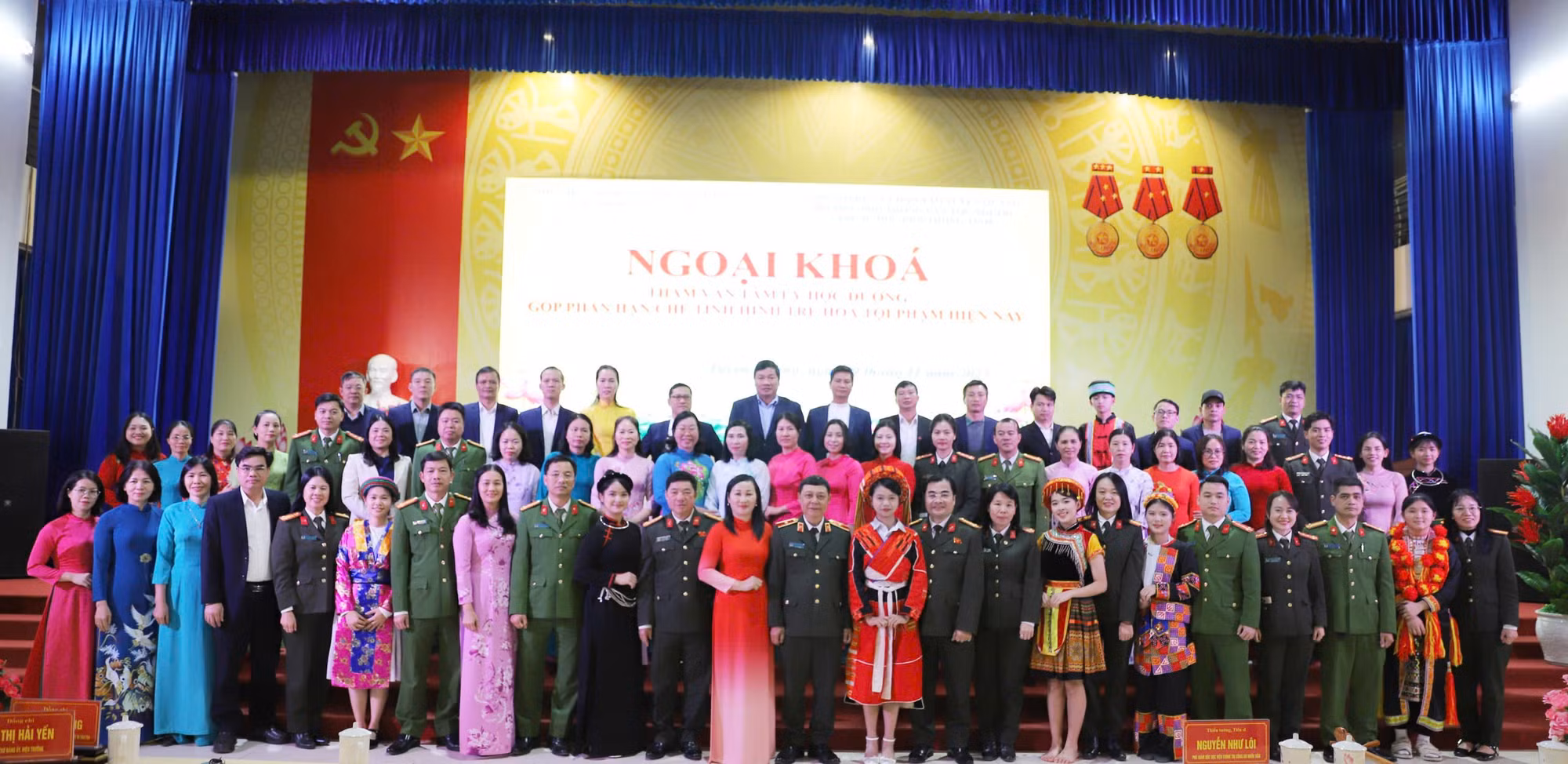 Chương trình “Tham vấn tâm lý học đường góp phần hạn chế tình hình trẻ hóa tội phạm hiện nay” tại Trường PTDTNT tỉnh Tuyên Quang.