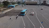 Lái xe buýt “đua” trên sân nhà tại hội thi lái xe giỏi, an toàn