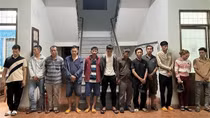 Triệt xóa sòng bạc được "cảnh giới từ xa" trong rừng keo