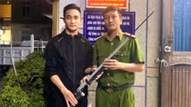 Công an tích cực tuyên truyền, người dân tự nguyện giao nộp vũ khí