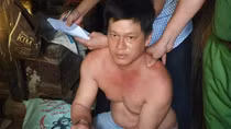 Bắt quả tang đối tượng bán "hàng đá" tại nhà, tạm giữ trên 260 triệu đồng