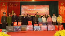 Công an tỉnh Sơn La thăm, tặng quà cho nhân dân vùng biên giới