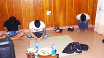 Nhóm thanh niên phê ma túy trong phòng trọ xập xình đèn nhạc