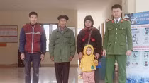 Tìm người nhà cho 2 ông cháu đi lạc từ Yên Bái sang Lào Cai