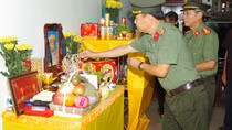 Thăm hỏi, động viên thân nhân CSGT Hà Nam hy sinh khi làm nhiệm vụ